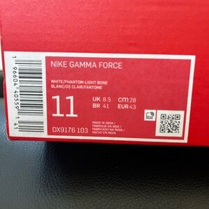 Nike Gamma Force. White, Phantom, Light Bone